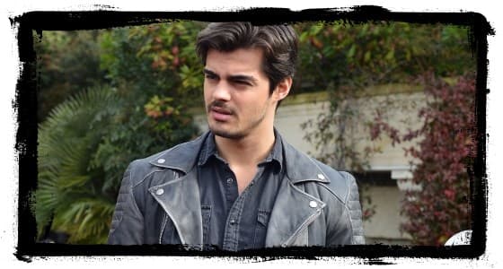 برک آتان در نمایی از سریال تحمل کن دلم برک آتان در نمایی از سریال تحمل کن دلم